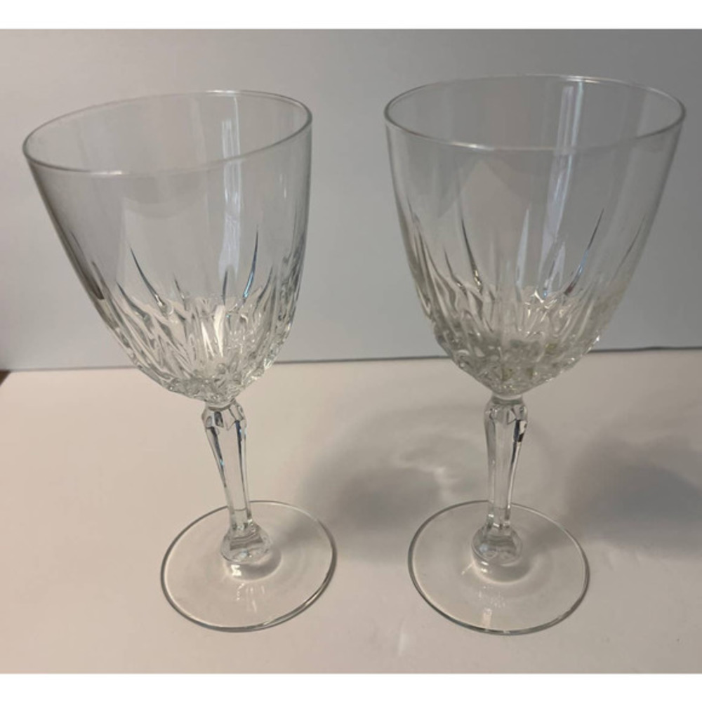 Luminary Crystal Wine Glasses‎ Set of 2 7" Tall x 3" Wide - Picture 2 of 5